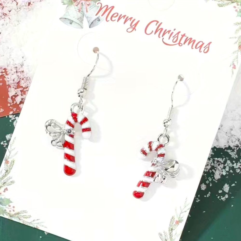 🎄 NWT-Red & Silver Candy Cane Dangle Earrings 🎄